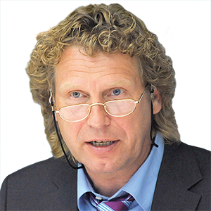 Prof. Dr. Bernd Raffelhüschen - Direktor des Insituts für Finanzwirtschaft Albert-Ludwigs-Universität Freiburg